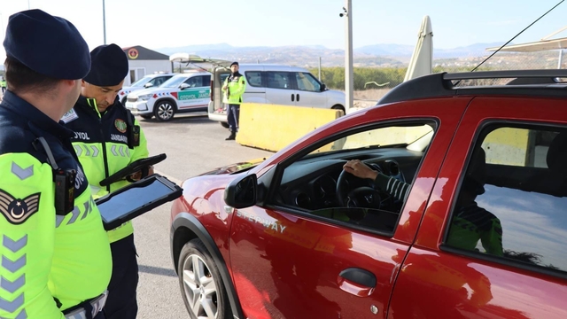 Mersin’de bu ay 597 araç trafikten men edildi